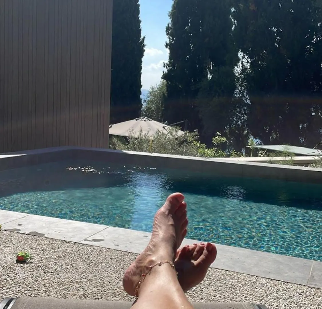 3 Zimmer Apartment Am Gardasee Mit Traumhaften Seeblick Und Pool In توري ديل بيناكو إيطاليا