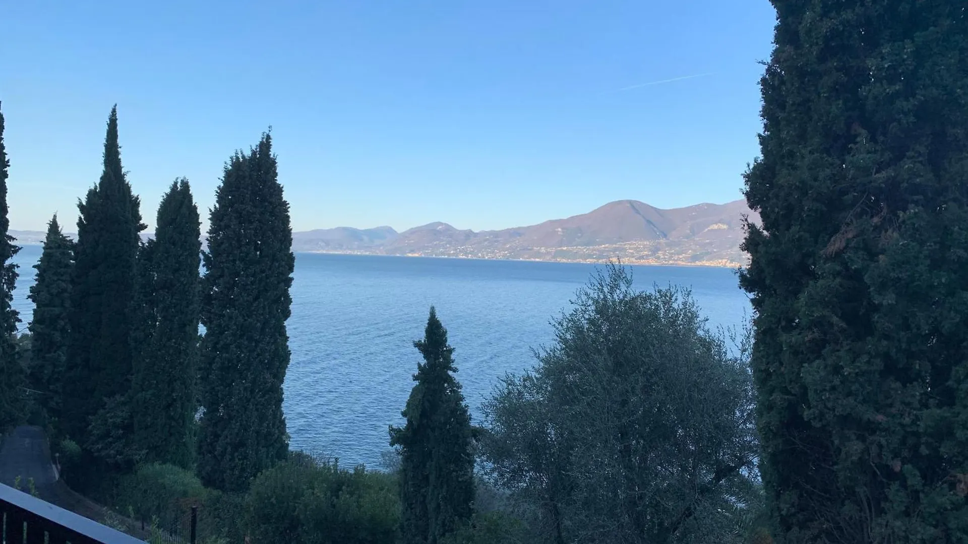 3 Zimmer Apartment Am Gardasee Mit Traumhaften Seeblick Und Pool In توري ديل بيناكو إيطاليا