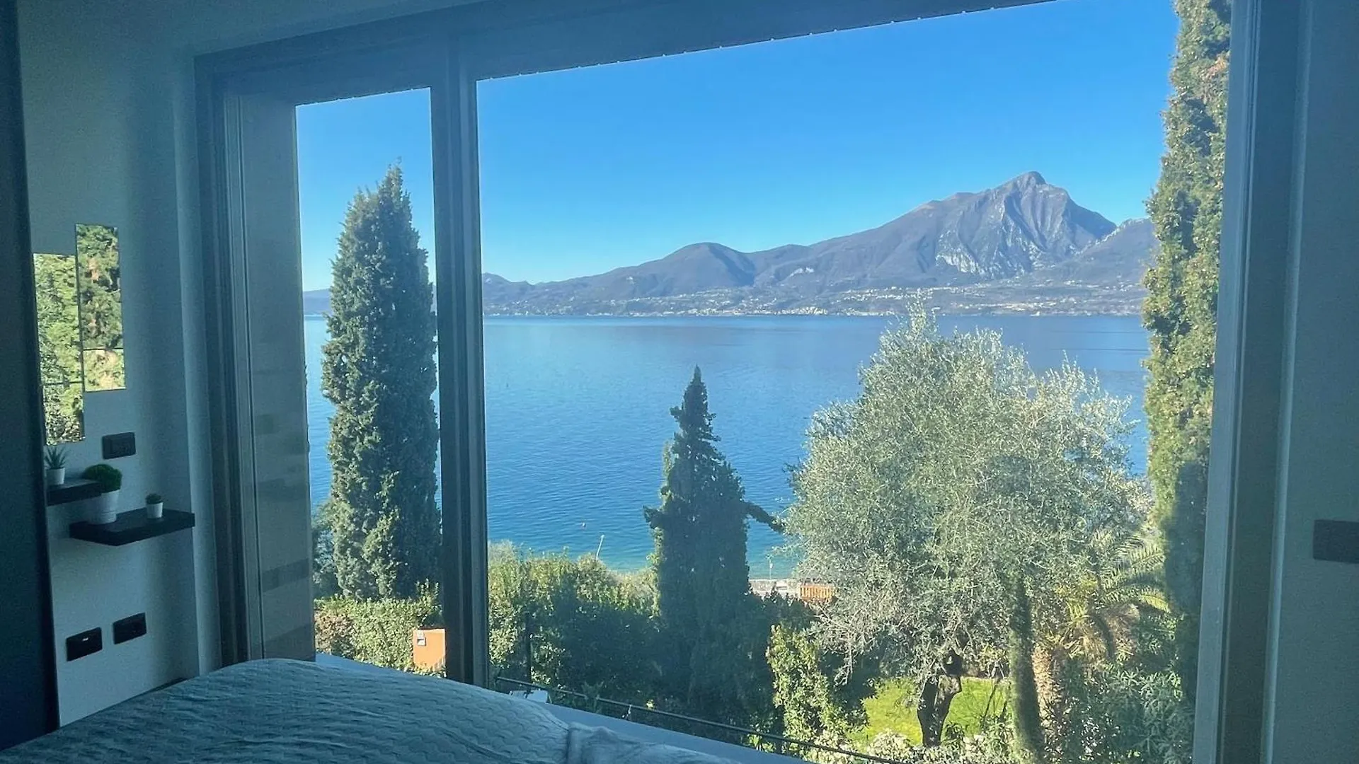 3 Zimmer Apartment Am Gardasee Mit Traumhaften Seeblick Und Pool In توري ديل بيناكو