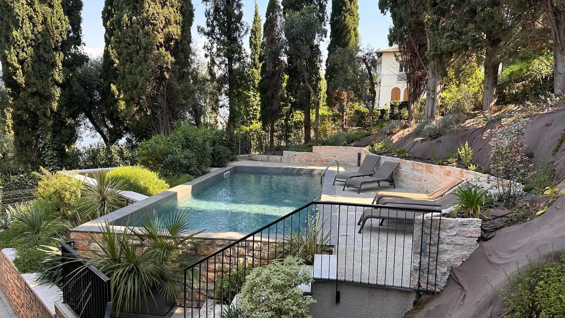 3 Zimmer Apartment Am Gardasee Mit Traumhaften Seeblick Und Pool In توري ديل بيناكو إيطاليا